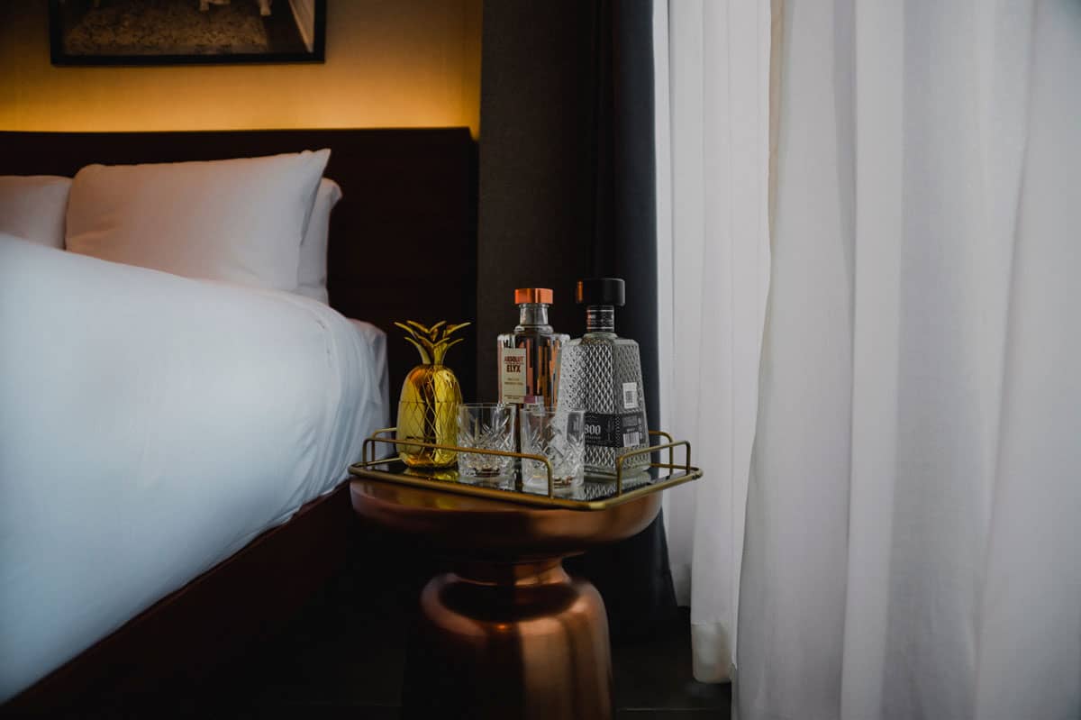 marquee-deluxe-two-queens-03